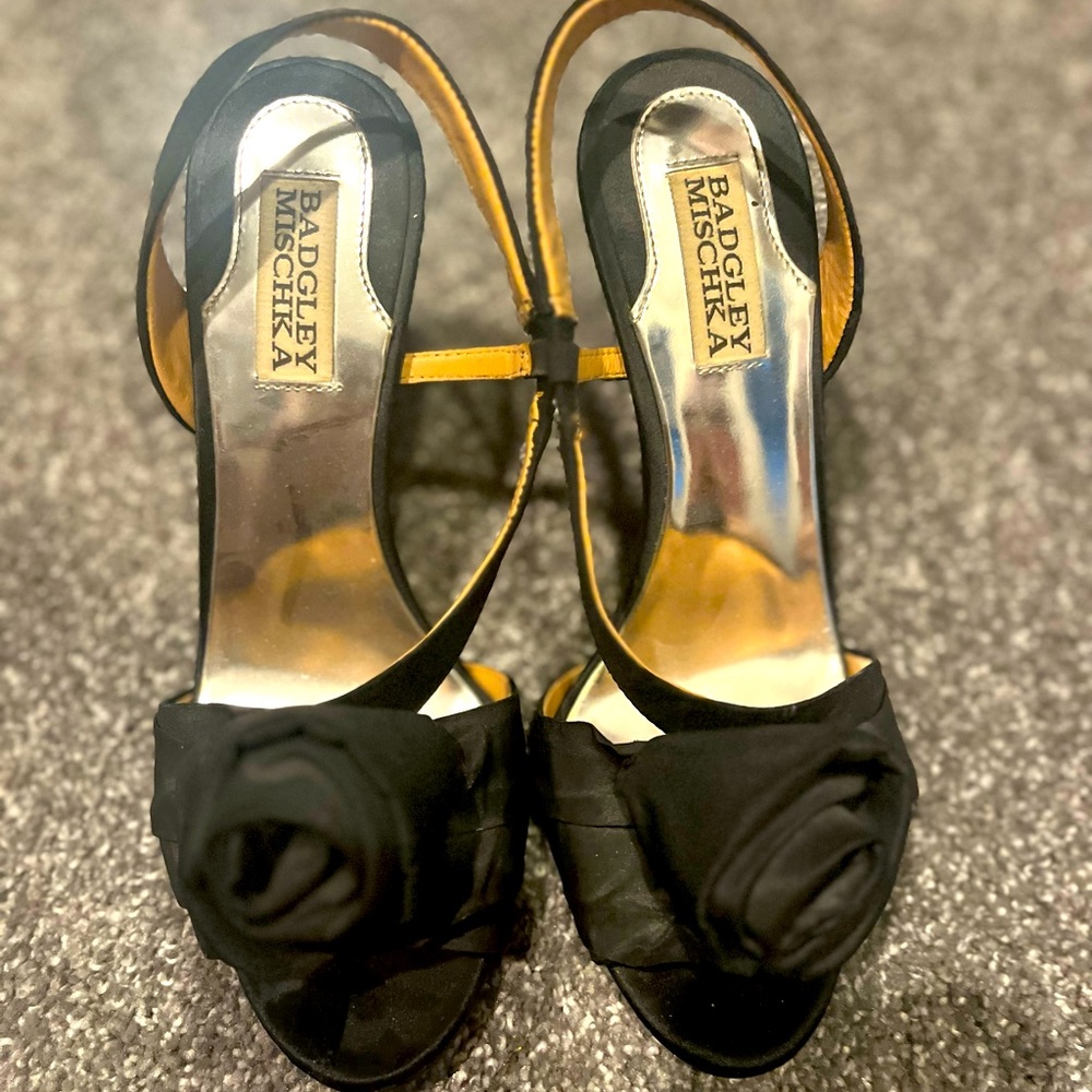 BADGLEY MISCHKA Black Satin Sz 6.5 Open-toe 3D Flower Slingbacks Heel Shoes